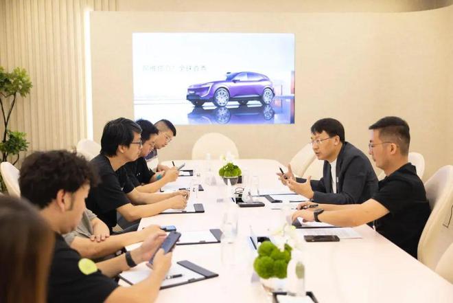 九游體育胡成太：阿維塔昆侖增程體驗(yàn)接近純電、毫無(wú)里程焦慮