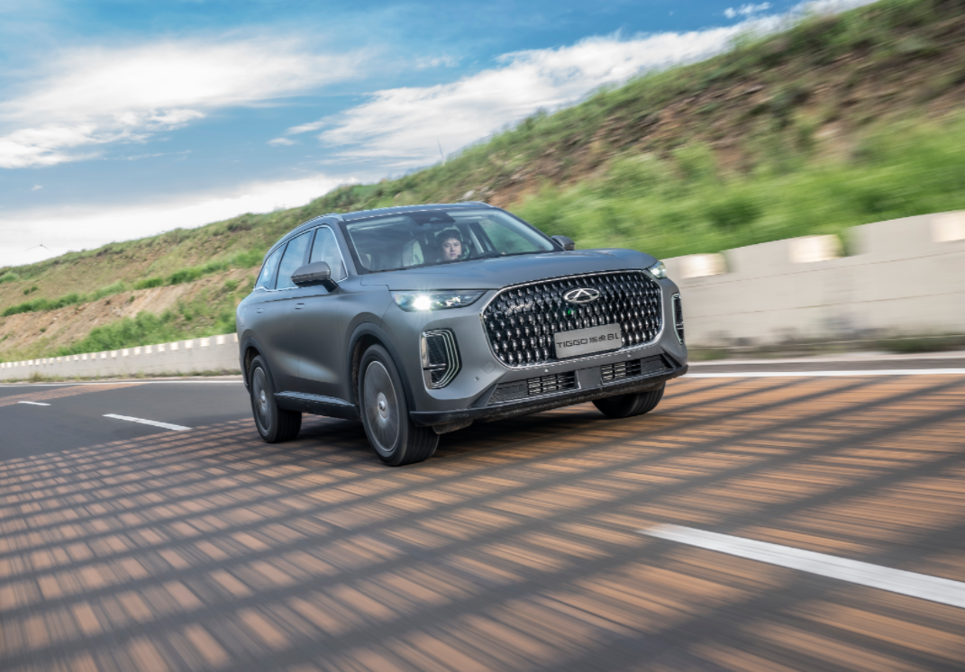 九游體育僅1299萬起就全系搭載20T+8AT智控四驅(qū)更是不輸quattro！(圖12)